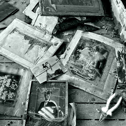 Waterlogged Possessions after Cyclone Gabrielle's Devastation (via de la terre)