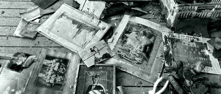 Waterlogged Possessions after Cyclone Gabrielle's Devastation (via de la terre)
